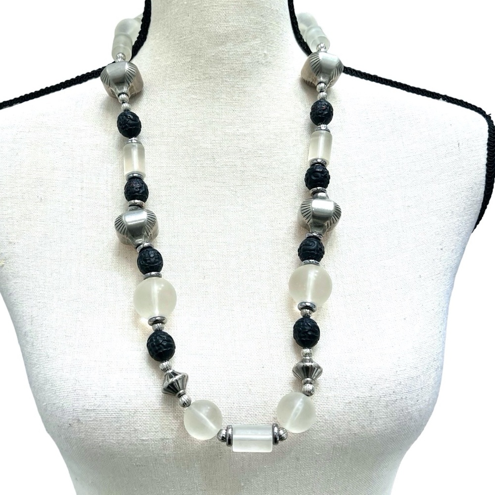 VINTAGE CHUNKY CLEAR, BLACK & SILVER TONE BEADS STATEMENT NECKLACE